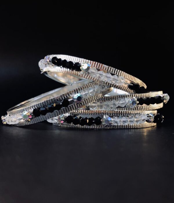Bangles - Red&White And Black&White Decorated (4Pieces) Cheap And Trendy - Image 4