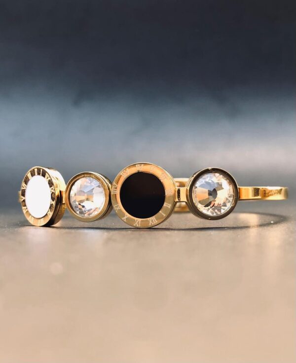 Chic Black & White Circular Bracelet - Image 2
