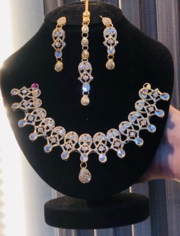 Royal Grace Kundan Necklace Set